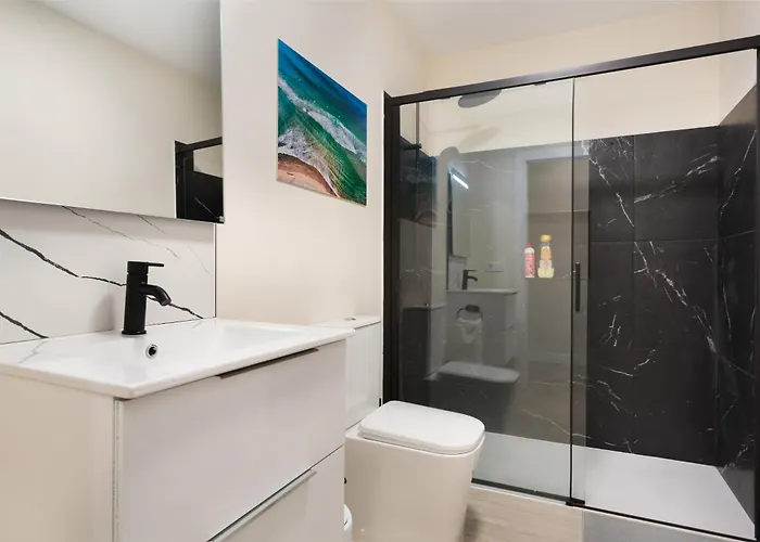 Mojo Surf Yoga House *