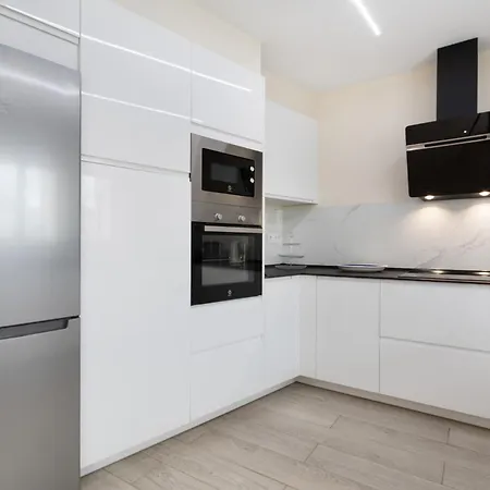 Mojo Surf Yoga House *