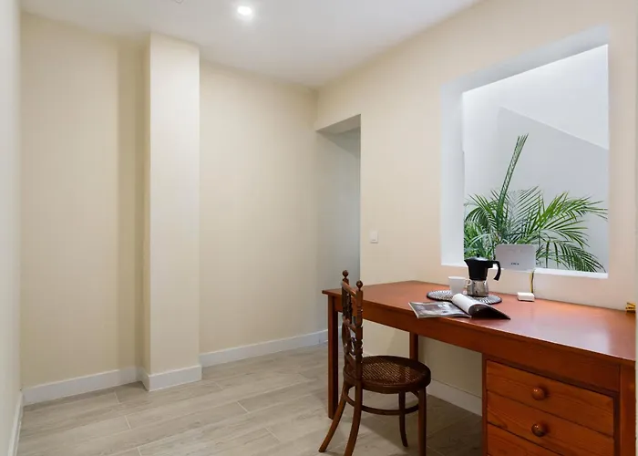 Mojo Surf Yoga House