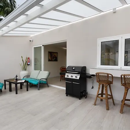 Mojo Surf Yoga House