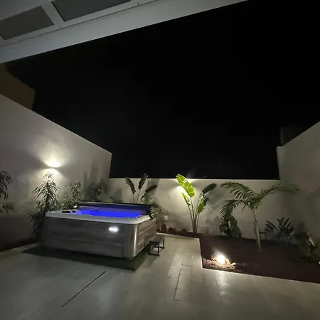 Mojo Surf Yoga House * Ля Оротава