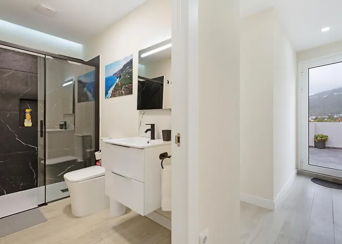 Mojo Surf Yoga House * לה אורוטבה