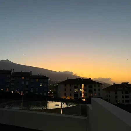 Mojo Surf Yoga House Hébergement de vacances *