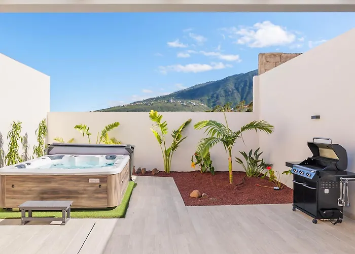 Mojo Surf Yoga House *